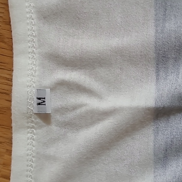 T-Shirt - Picture 4 of 4